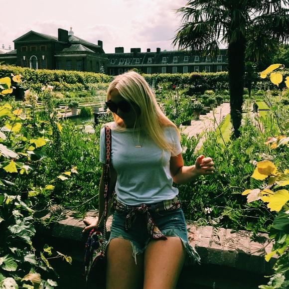 Meet your Posher, Caroline - Picture 1 of 1